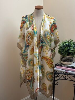 Lightweight Paisley Kimono Cover-Up in White and Multicolor